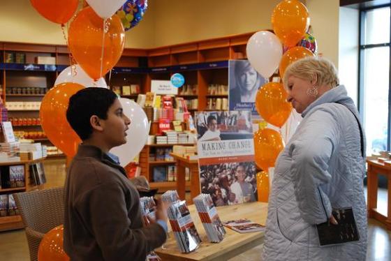 bilal_at_chapters_20090321_01_resize11 Bilaal in earnest conversation at Chapters, March 21, 2009