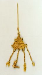 Fatimid Brooch Fatimid jewellers used both sophisticated techniques and an array of precious stones to stunning effect.