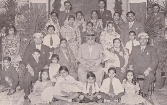 aga-khan-iii-pictured-with-louis-trichardt-jamat-in-pretoria1 Mawlana Sultan Muhammad Shah pictured with Louis Trichardt Jamat in Pretoria