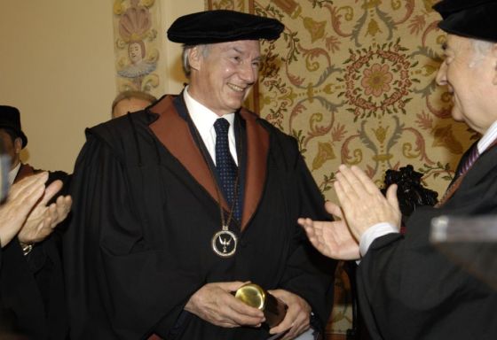 Aga Khan IV, 49th Ismaili Imam, at the University of Évora, 2006