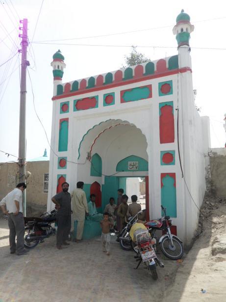 The gate of Pir Hasan Kabirdin's mausoleum