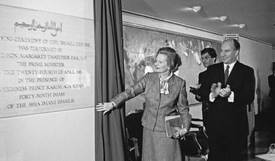 Prime Minister Margaret Thatcher unveiling the opening foundation plaque of the London Ismaili Centre in April 1985 in the presence of His Highness the Aga Khan, with President Anil Ishani of the Ismaili Council for the UK looking on. Photo: Ismaili Forum