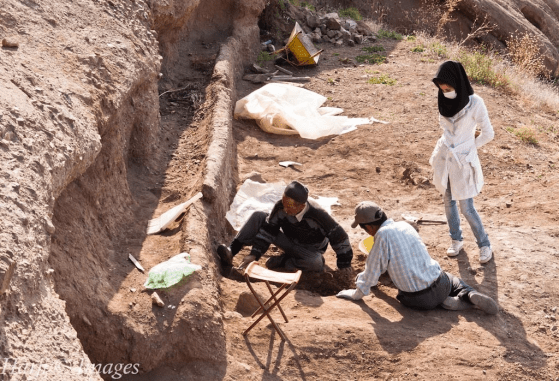 Tedious excavation work at Alamut