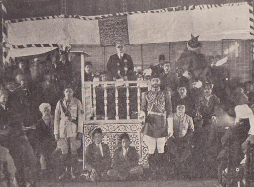 His Highness the Aga Khan is seen delivering his speech at the All Parties Moslem Conference at Delhi.