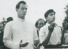 His Highness the Aga Khan and Ahamed Ismail during the recitation of the Qur'anic verses at the opening of the Aga Khan Primary School in Dar-es-Salaam. Photo: Ahamed Ismail Family Collection.
