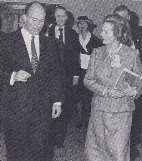 His Highness the Aga Khan and Mrs. Margaret Thatcher, the British Prime Minister, arriving at the newly constructed Ismaili Centre in London’s South Kensington which was officially opened by her on April 24, 1985. Photo: Derek Rowe, Roshni Magazine, USA.