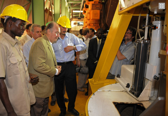 His Highness the Aga Khan and Prince Rahim touring the Sosuco sugar factory in Banfora, Burkina Faso. - Photo: AKDN/Gary Otte