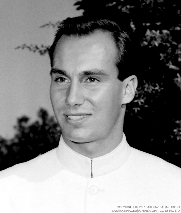 1957-copyright-sarfraz-sadaruddin-mhi-looking-his-right-FINAL-CC