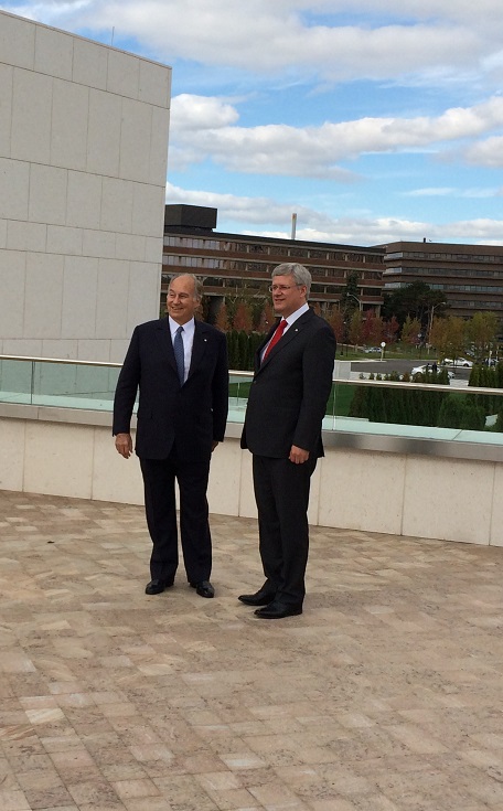 Mawlana Hazar Imam, His Highness the Aga Khan, and Prime Minister Stephen Harpur at the opening ceremony of the Ismaili Centre on September 12, 2014. Photo: Malik Merchant/Simerg.
