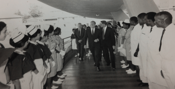 His Highness the Aga Khan visiting the hospital. Photo: Kunden Paatni Archives.