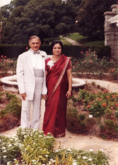 A very rare occurrence in the mid 1900's, the marriage of Mohamed Ibrahim Ali to Roshan Ali was a genuine love marriage. Such was the union of Mohammed Ibrahim Ali and Roshan Shahbuddin Janjirawalla (eldest sister of musical director Karim Shahbuddin) which lasted for almost 65 years. Everyone called them the "Evergreen Couple." This photo was taken in 1989. Photo: Enoo archives.