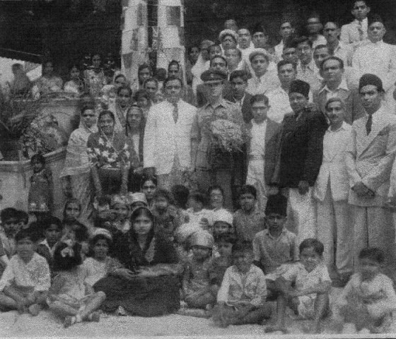Prince Aly Khan (centre) with Mohammed Ibrahim Ali and members of the Madras Jamat in 1942. Photo: Enoo archives.