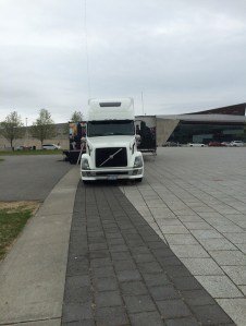 The front of the Togther-Ensemble exhibition bus. Over the next 2 years, the bus will be travelling across Canada to highlight perspectives on Global Developments to thousands of Canadians. Photo: Malik Merchant/Simerg. perspectives 
