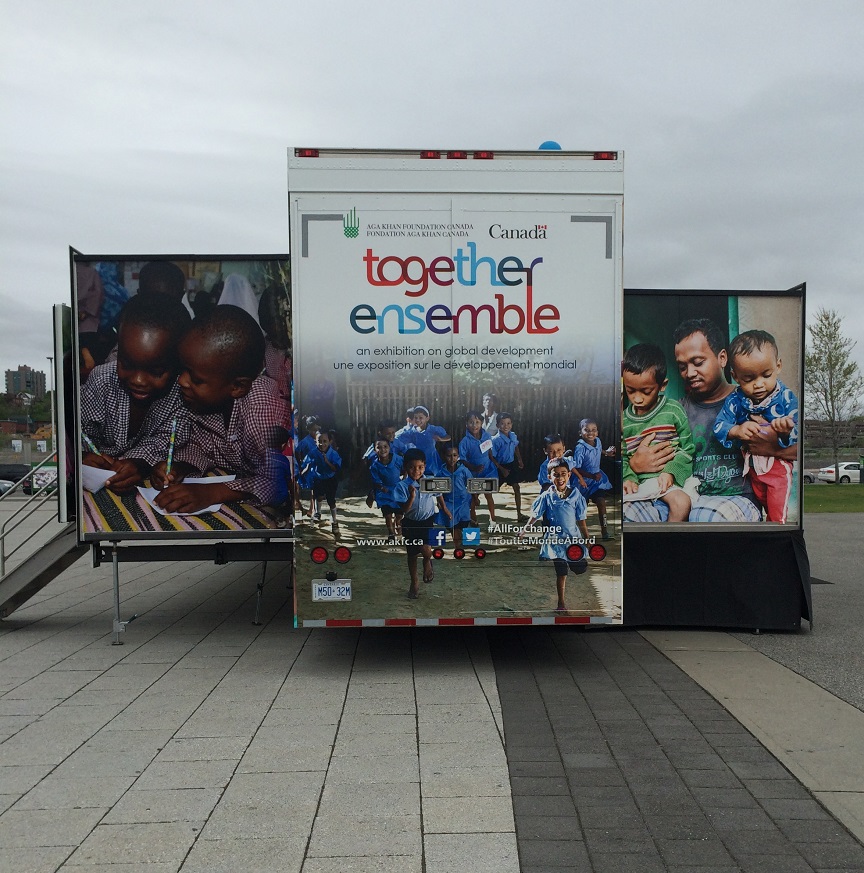 The centre panel is the actual width of the bus. The two side panels show the extensions for this bus, giving the exhibition space inside the bus the feel of an actual museum gallery. Photo: Malik Merchant/Simerg