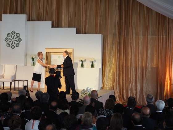 Premier Kathleen Wynne and Mawlana Hazar Imam shake hands after unveiling the plaque to open the Aga Khan Park on May 25, 2015. Photo: Simerg/Malik Merchant.