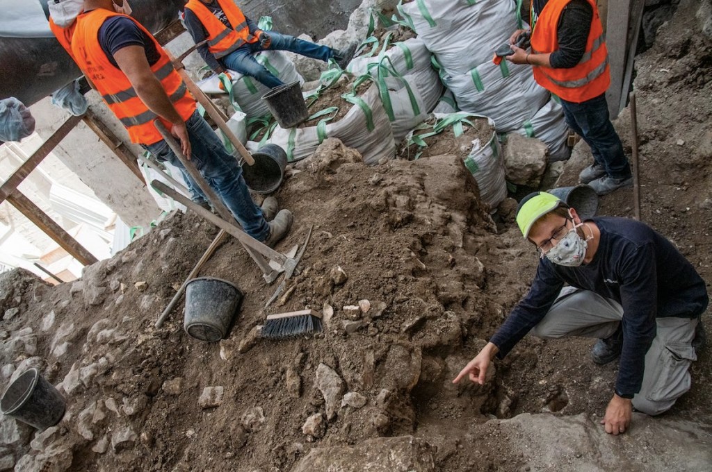 spot where the gold-filled jug was found opposite the Western Wall Plaza. Photo: Yoli Schwartz/Israel Antiquities Authority.