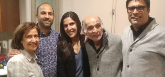 Alwaez Nizar Chunara with his wife and children. Passings Simerg