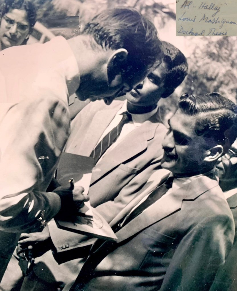 Aga Khan  Mawlana Hazar Imam with Nizar Chunara waezin program student in Pakistan, photo for Simerg