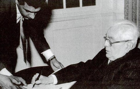 Al Noor Kassum and Aga Khan III