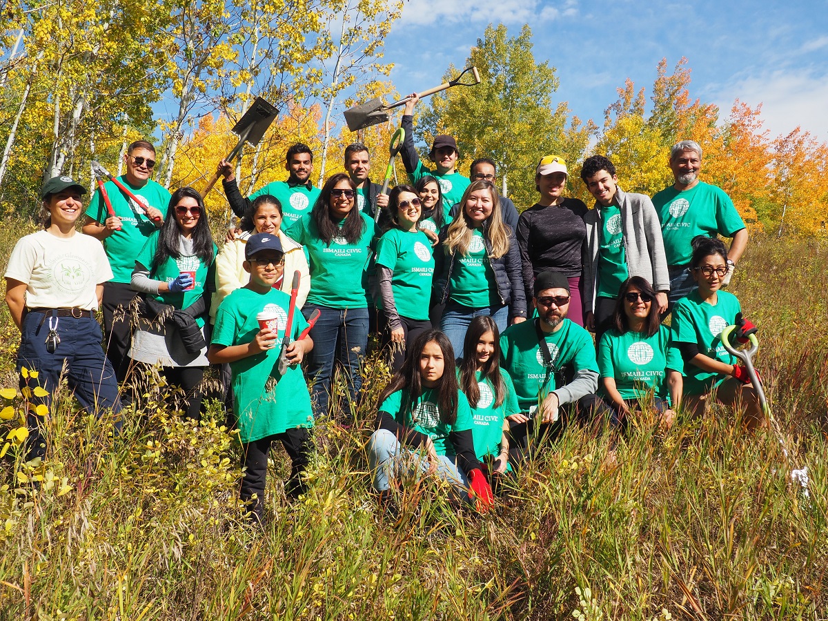 Calgary Ismaili Muslims Weed Out Invasive Plants from a Famous City ...