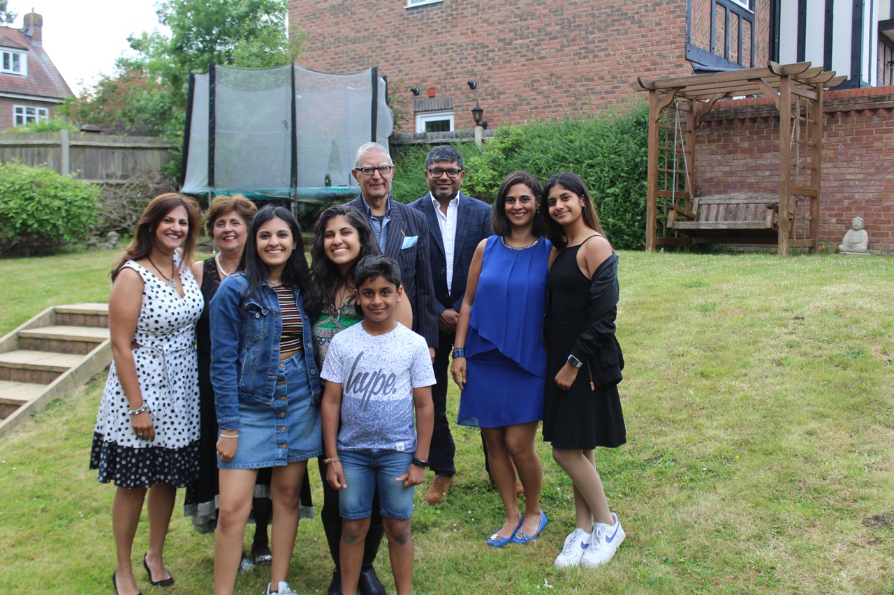 Amina Ishani and family members Simerg, tribute passongs